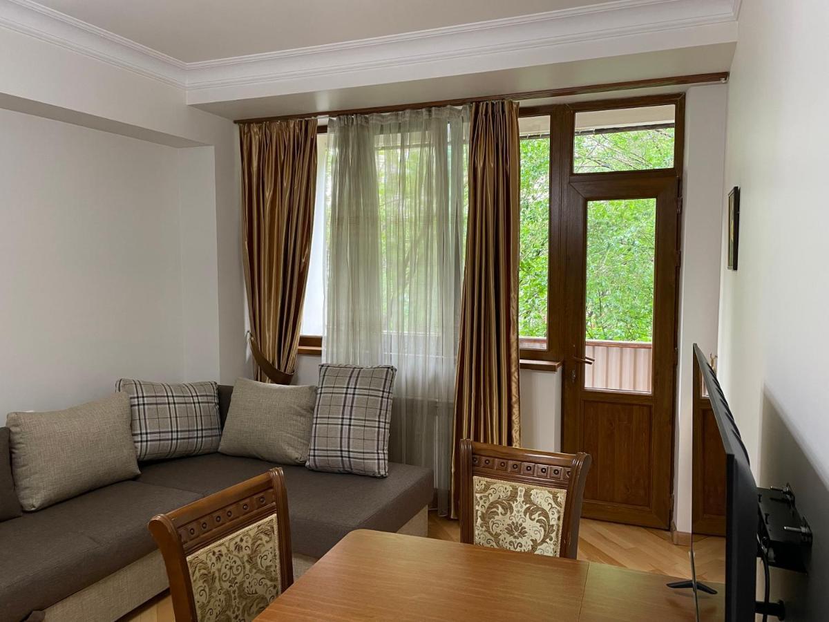 Apartment In City Center Erivan Exterior foto
